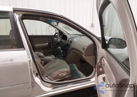 2000 Infiniti I30 Luxury/Touring z USA, uszkodzony, nr VIN JNKCA31A7YT108126